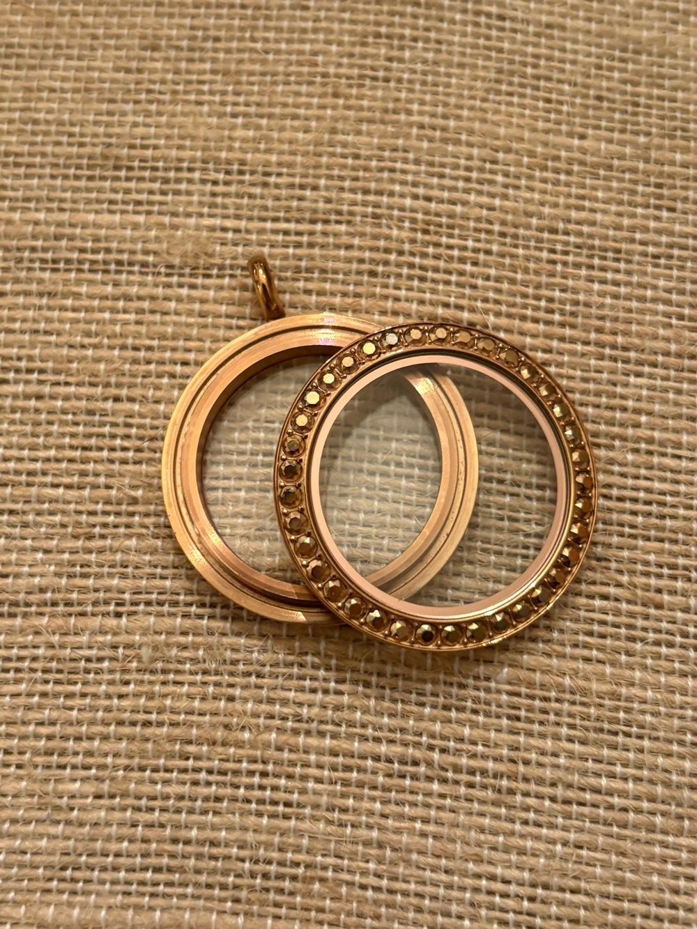 Origami Owl Large Rose Gold with Metallic Rose Gold Crystals Twist Locket